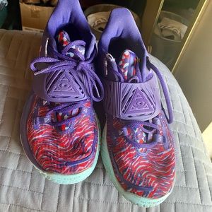 Nike Zoom Kyrie sneakers 8.5 womens